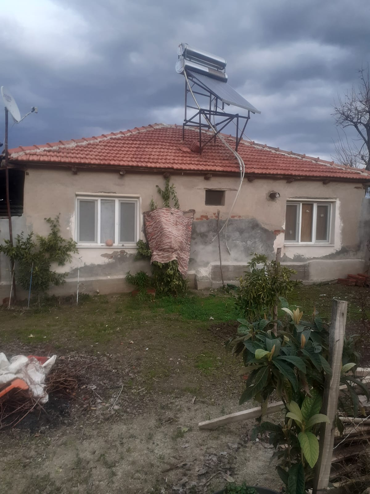 Yenipazar mahallesinde müstakil ev