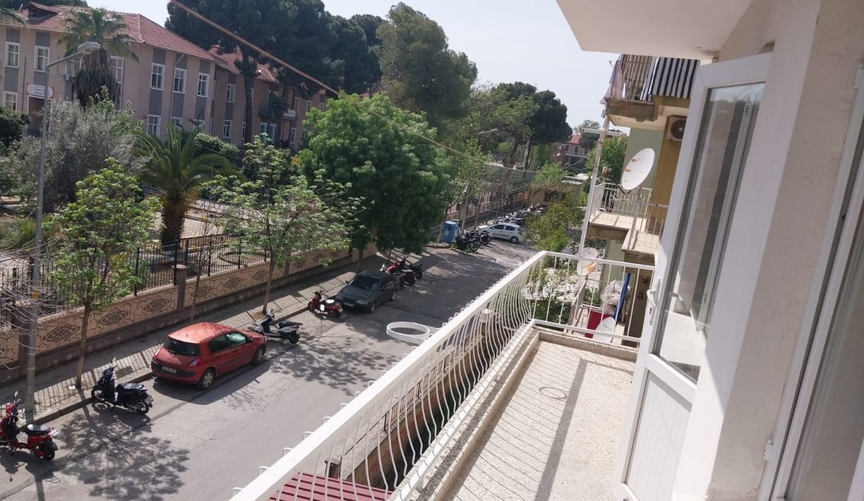 1b8b0559-33d2-42dd-8bbb-ff78efd397e2