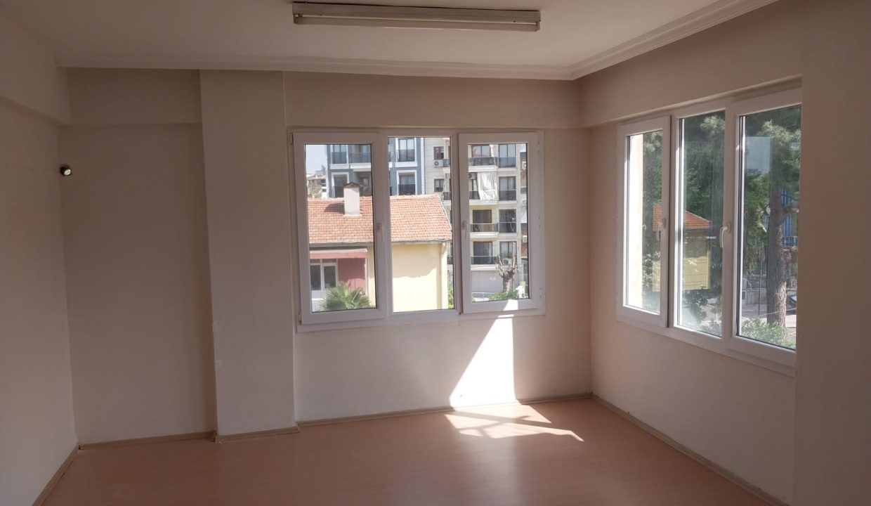 36e0f100-e5d6-4570-83b0-4c59779433ff