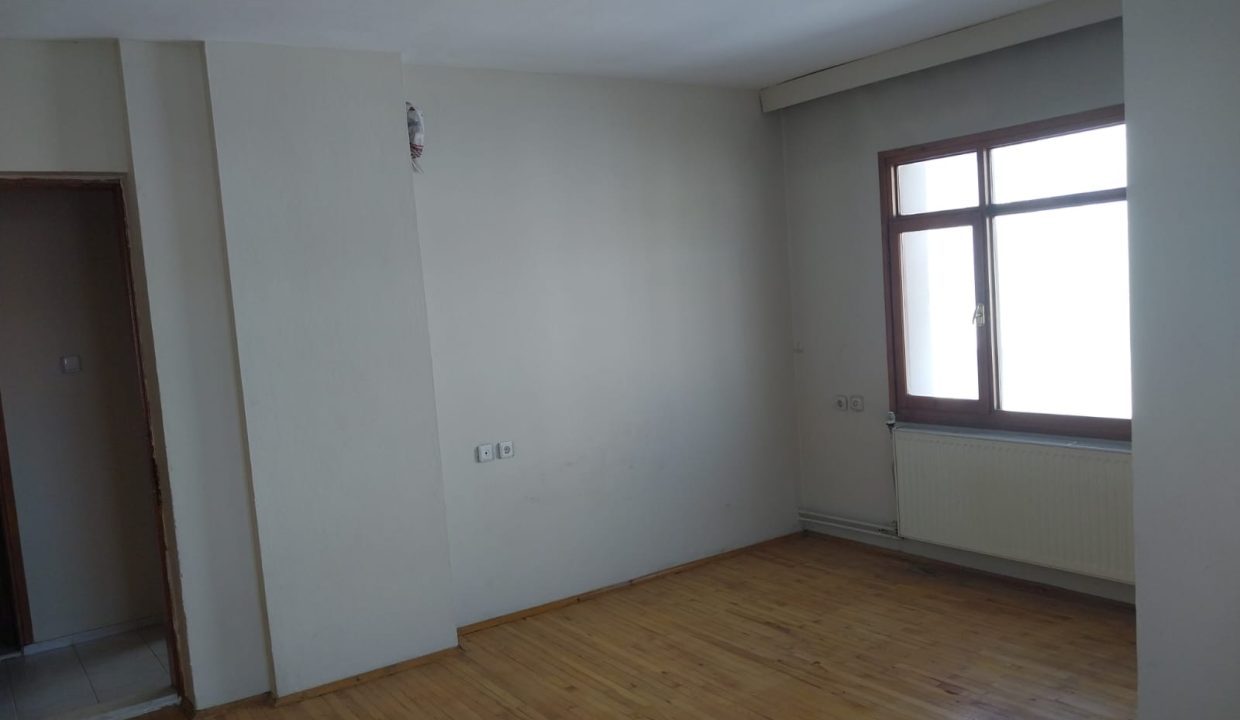 WhatsApp Image 2025-08-23 at 17.29.47 (1)