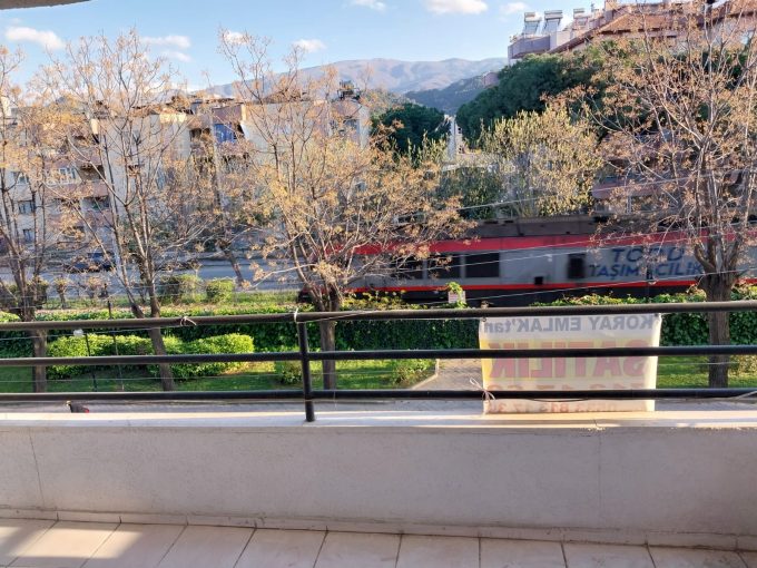 Cumhuriyet mahallesinde 3+1 daire